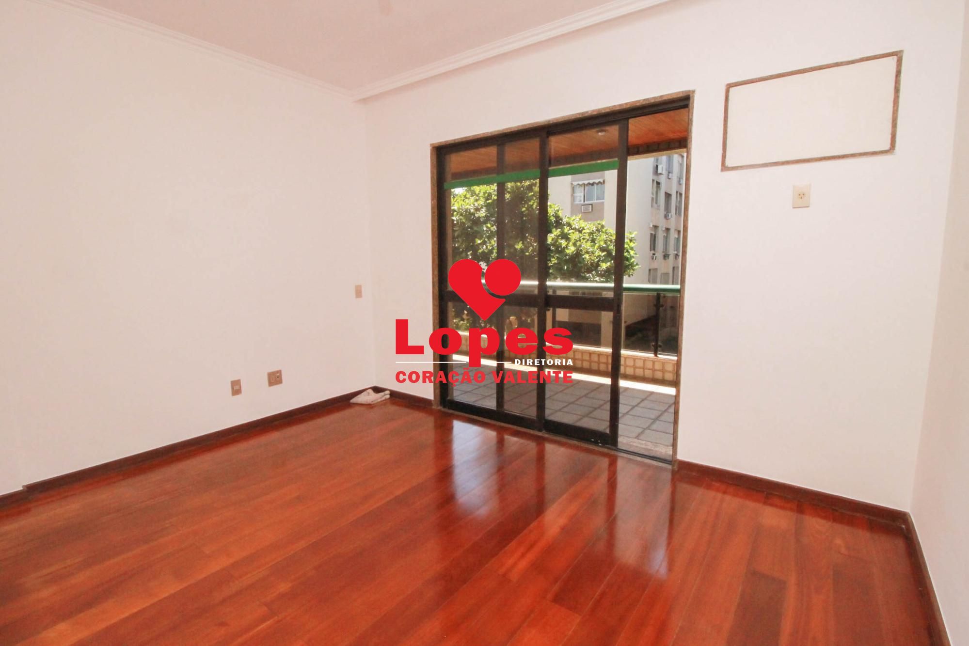 Apartamento à venda com 4 quartos, 166m² - Foto 3