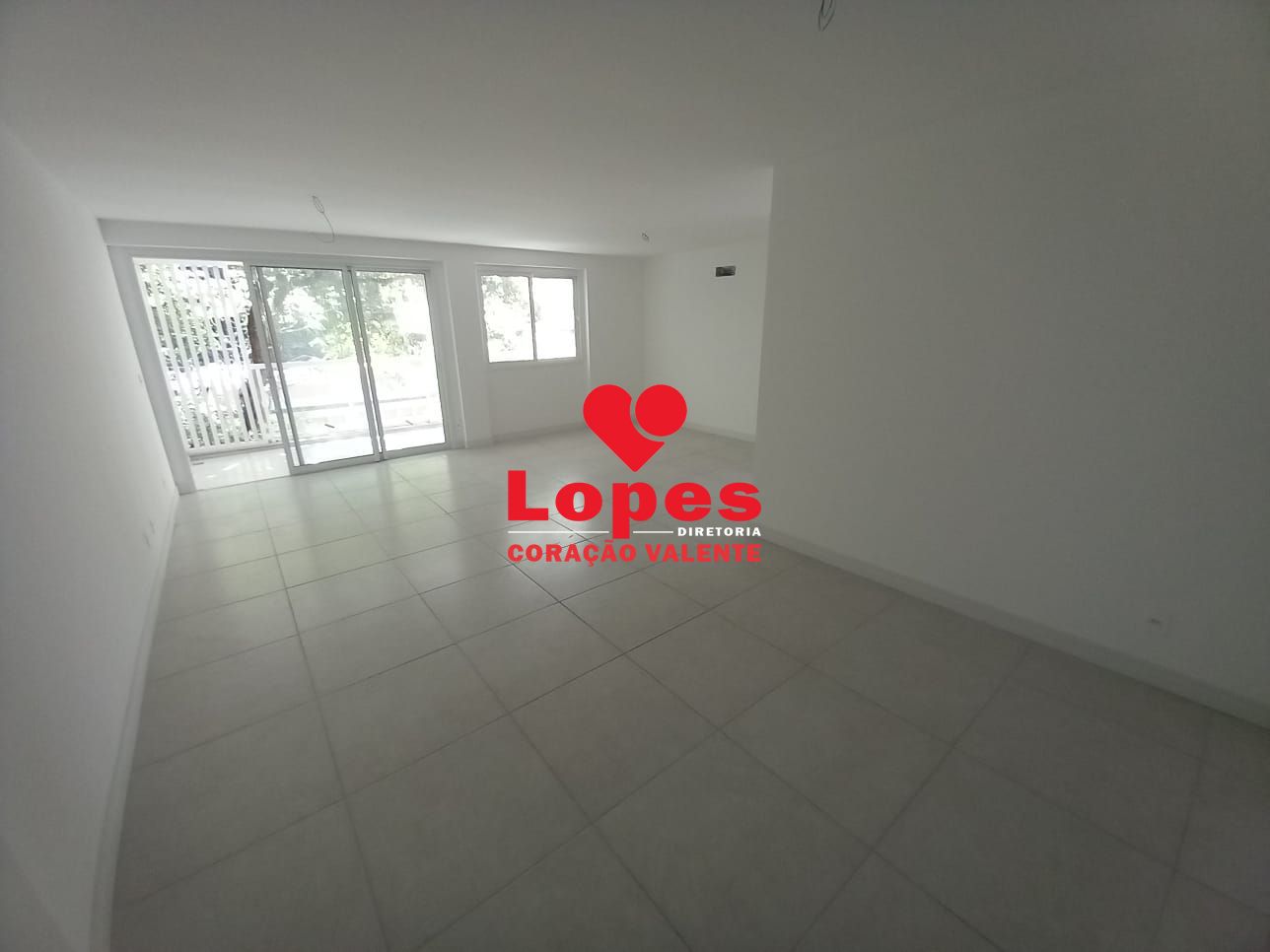 Apartamento à venda com 3 quartos, 106m² - Foto 2