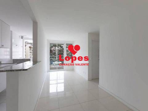 Apartamento à venda com 2 quartos, 61m² - Foto 11