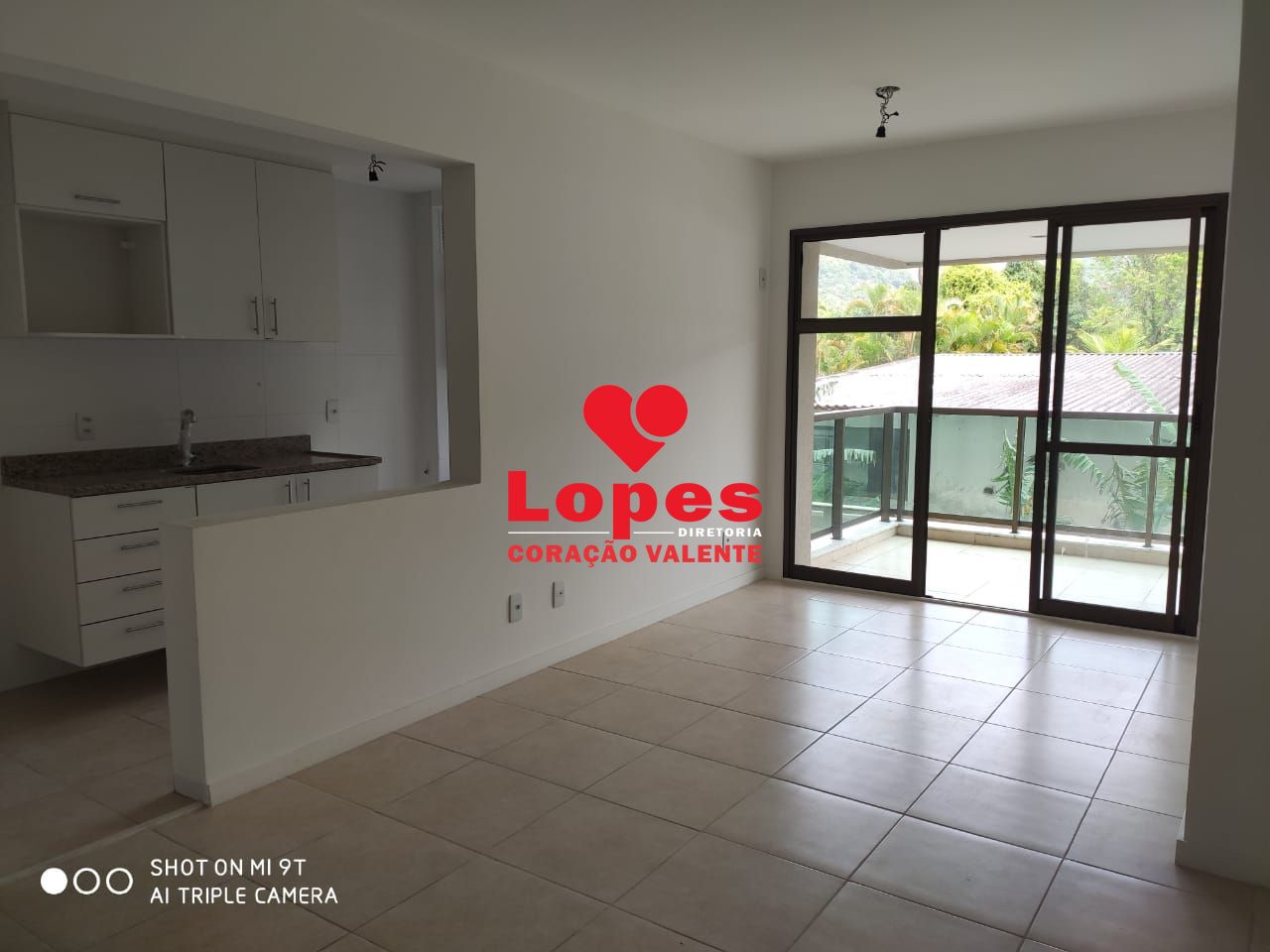 Apartamento à venda com 3 quartos, 82m² - Foto 1