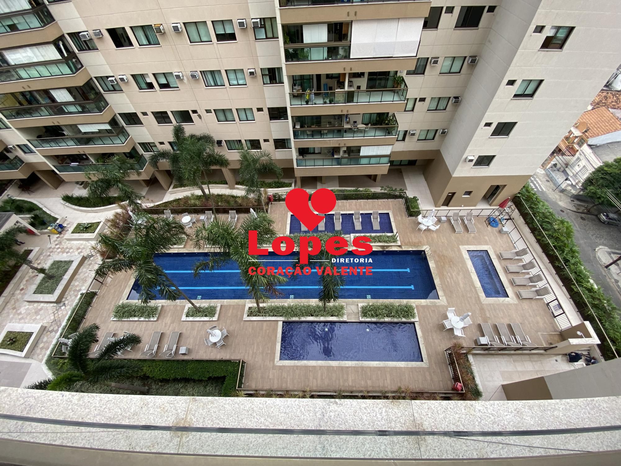 Apartamento à venda com 3 quartos, 75m² - Foto 1