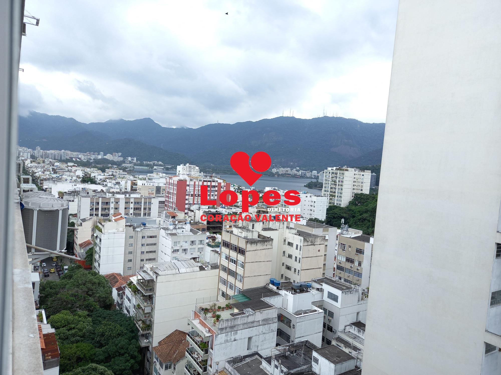 Apartamento à venda com 3 quartos, 100m² - Foto 4