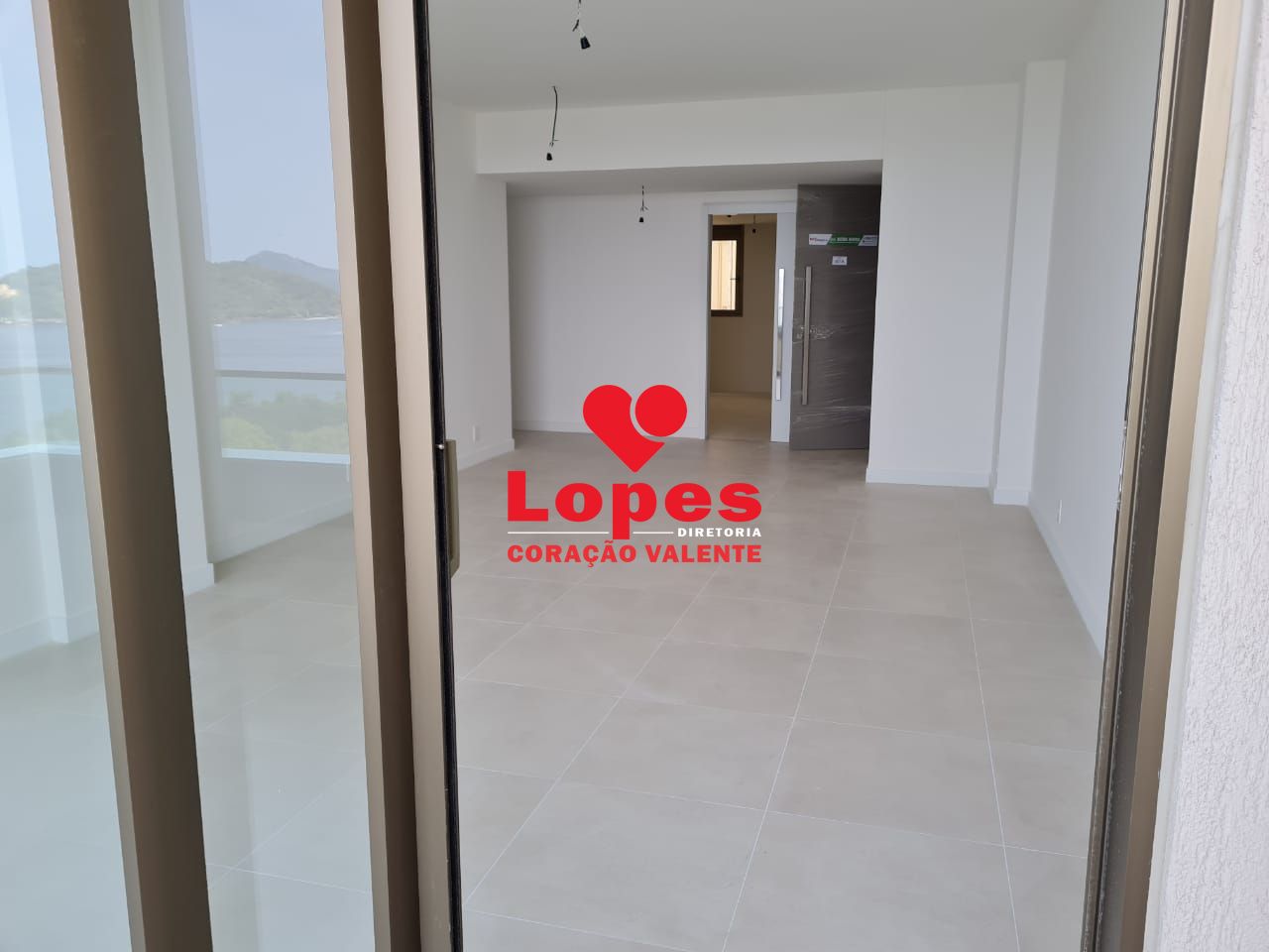 Apartamento à venda com 3 quartos, 149m² - Foto 3