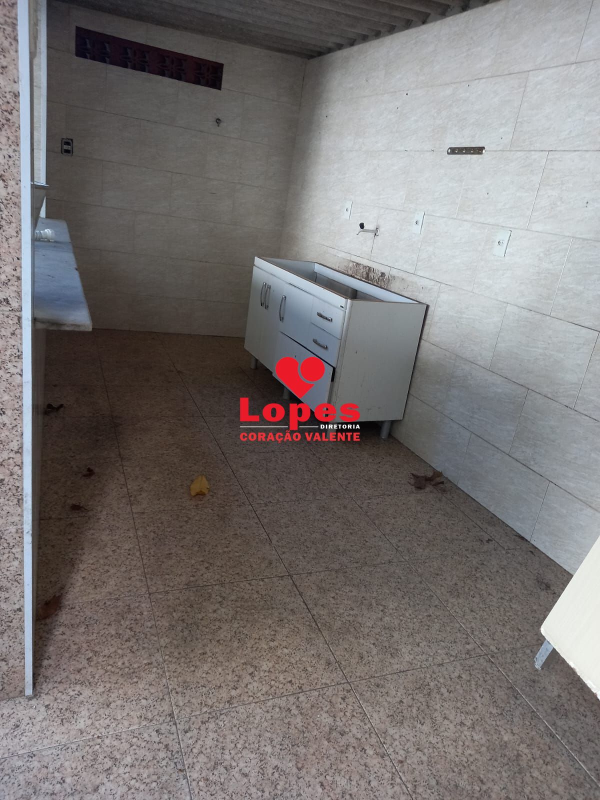 Casa à venda com 2 quartos, 300m² - Foto 24