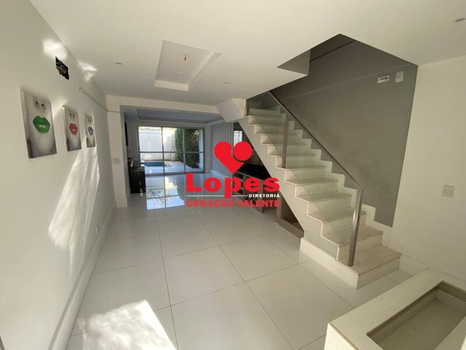 Casa, 4 quartos, 268 m² - Foto 2