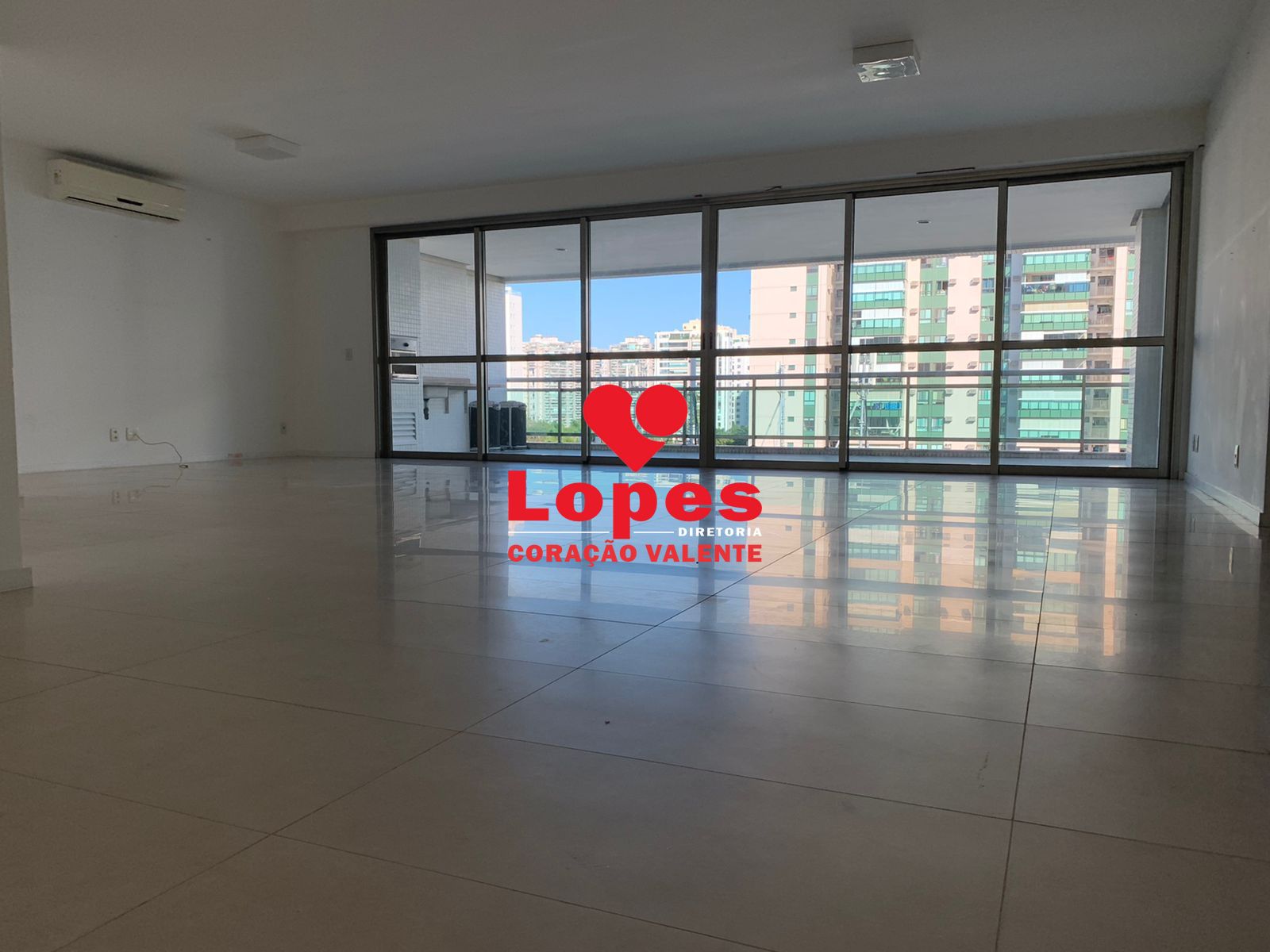 Apartamento à venda com 4 quartos, 287m² - Foto 3