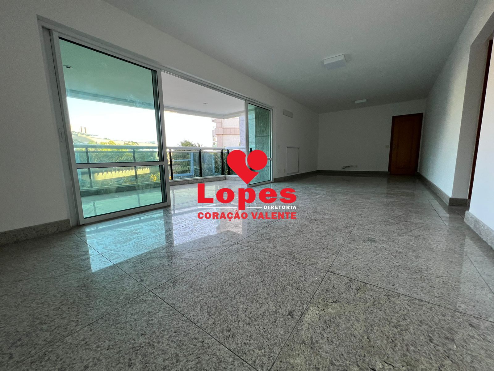 Apartamento à venda com 4 quartos, 160m² - Foto 8