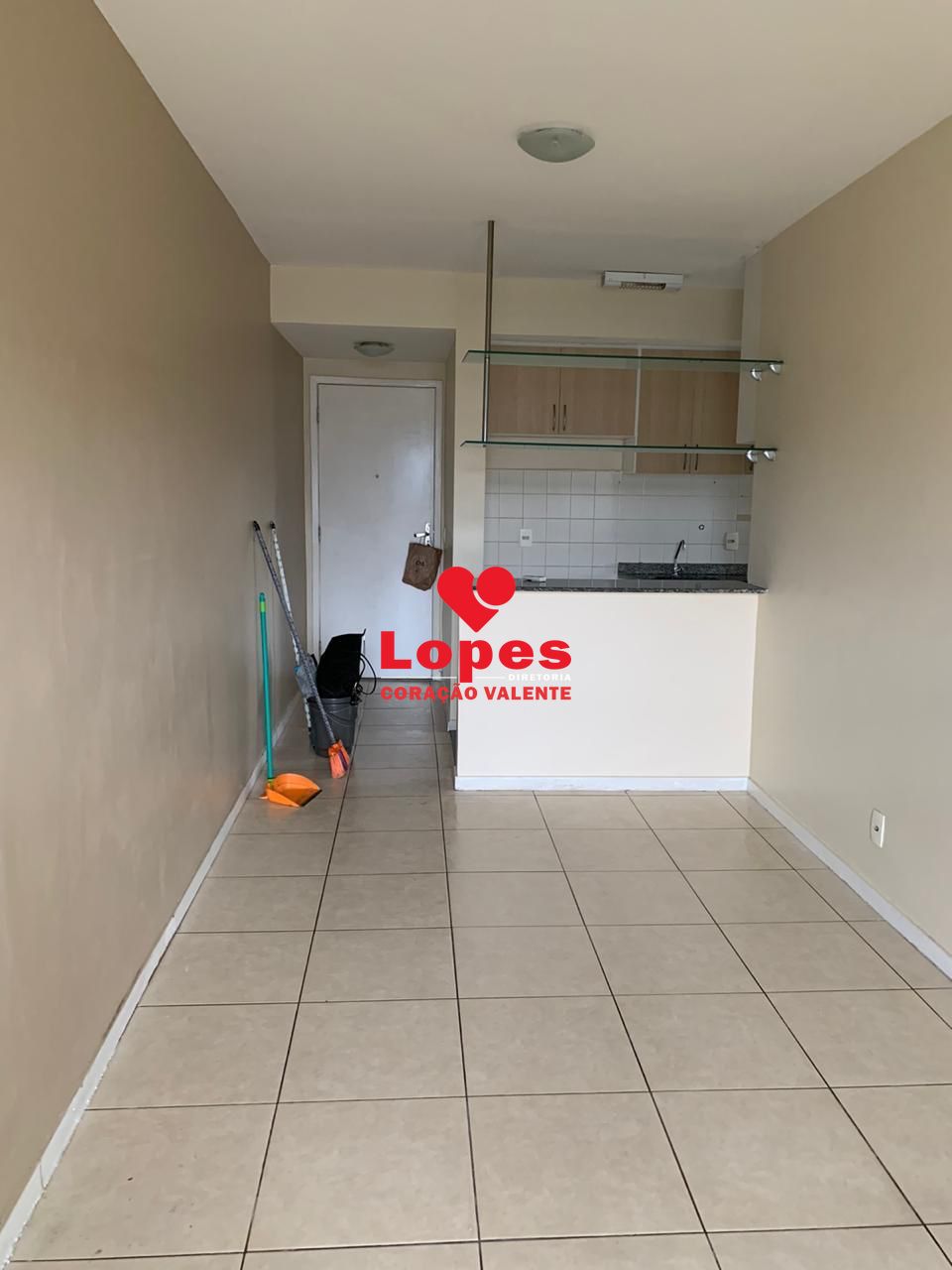 Apartamento à venda com 2 quartos, 64m² - Foto 2