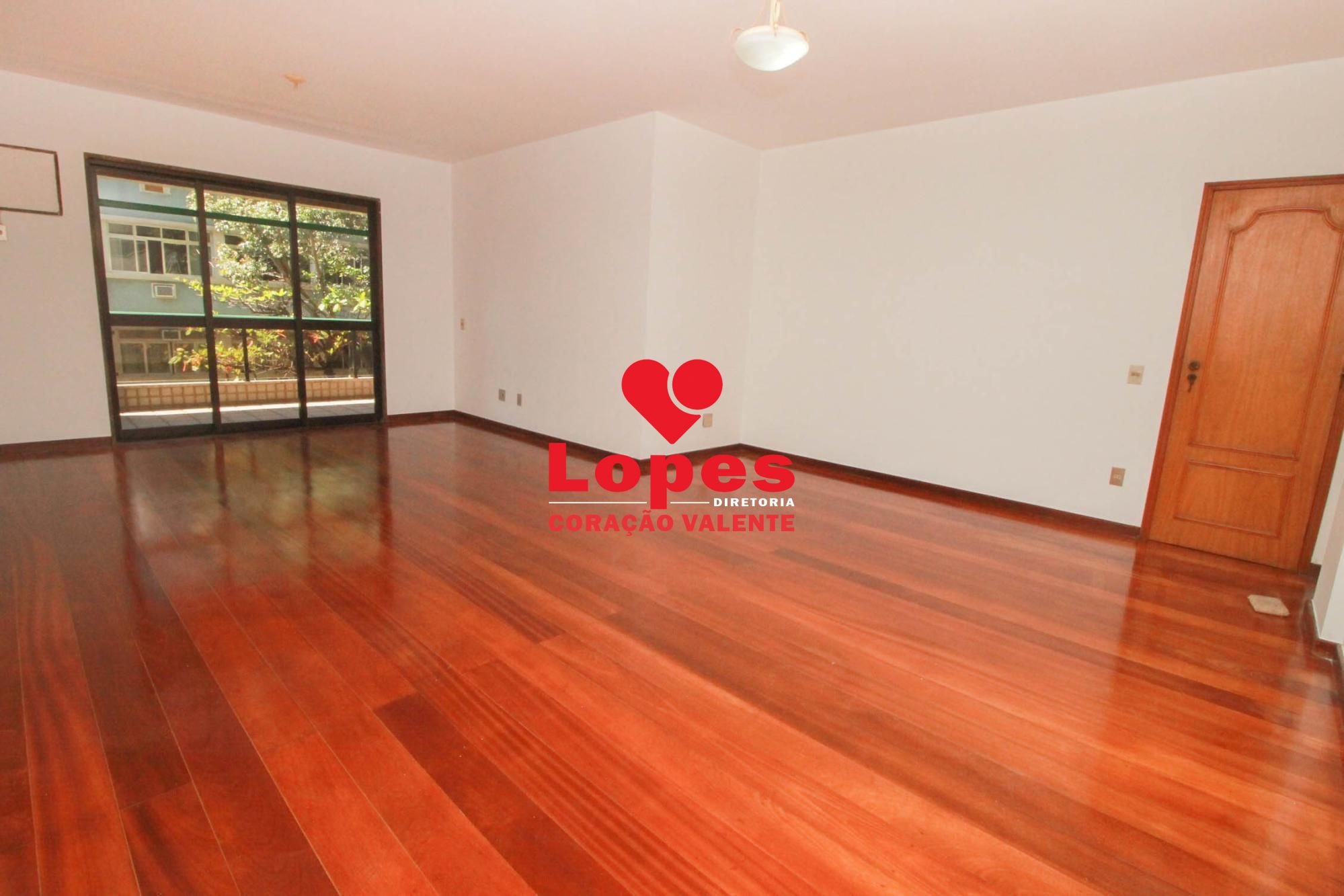 Apartamento à venda com 4 quartos, 166m² - Foto 2