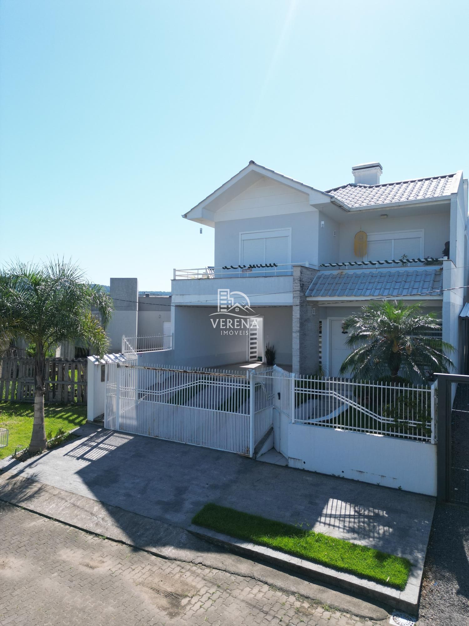 Casa, 3 quartos, 236 m² - Foto 1