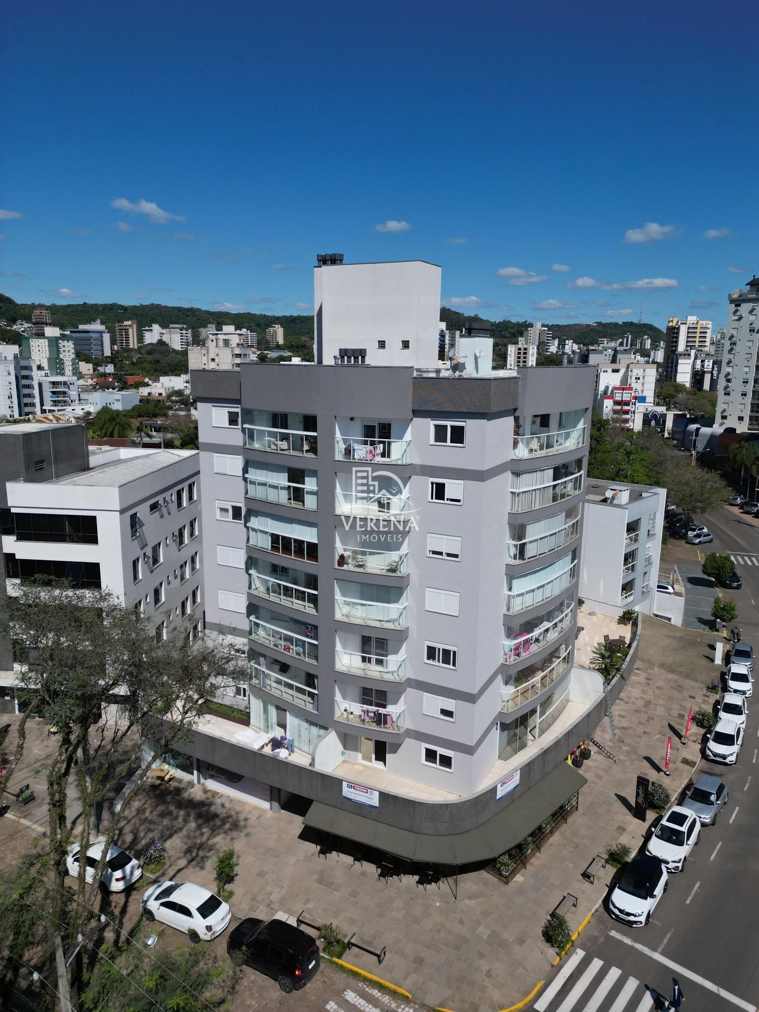 Apartamento à venda com 3 quartos, 154m² - Foto 1