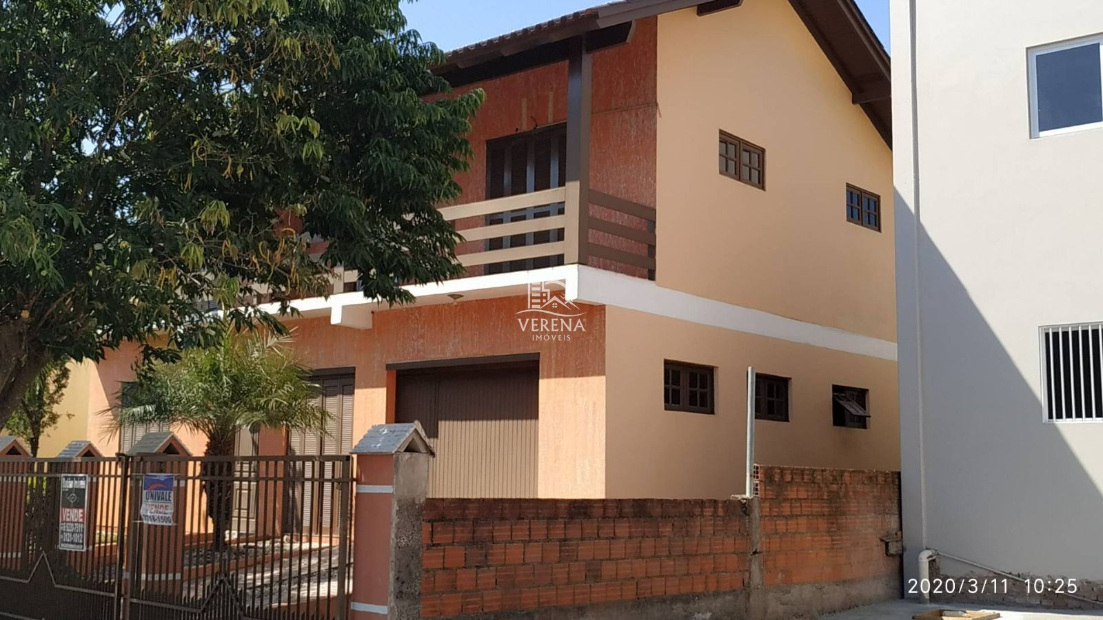 Casa à venda com 3 quartos, 221m² - Foto 2