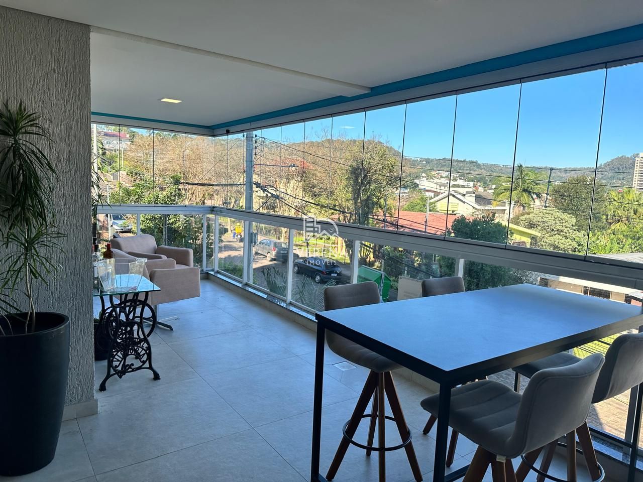 Apartamento à venda com 3 quartos, 142m² - Foto 8