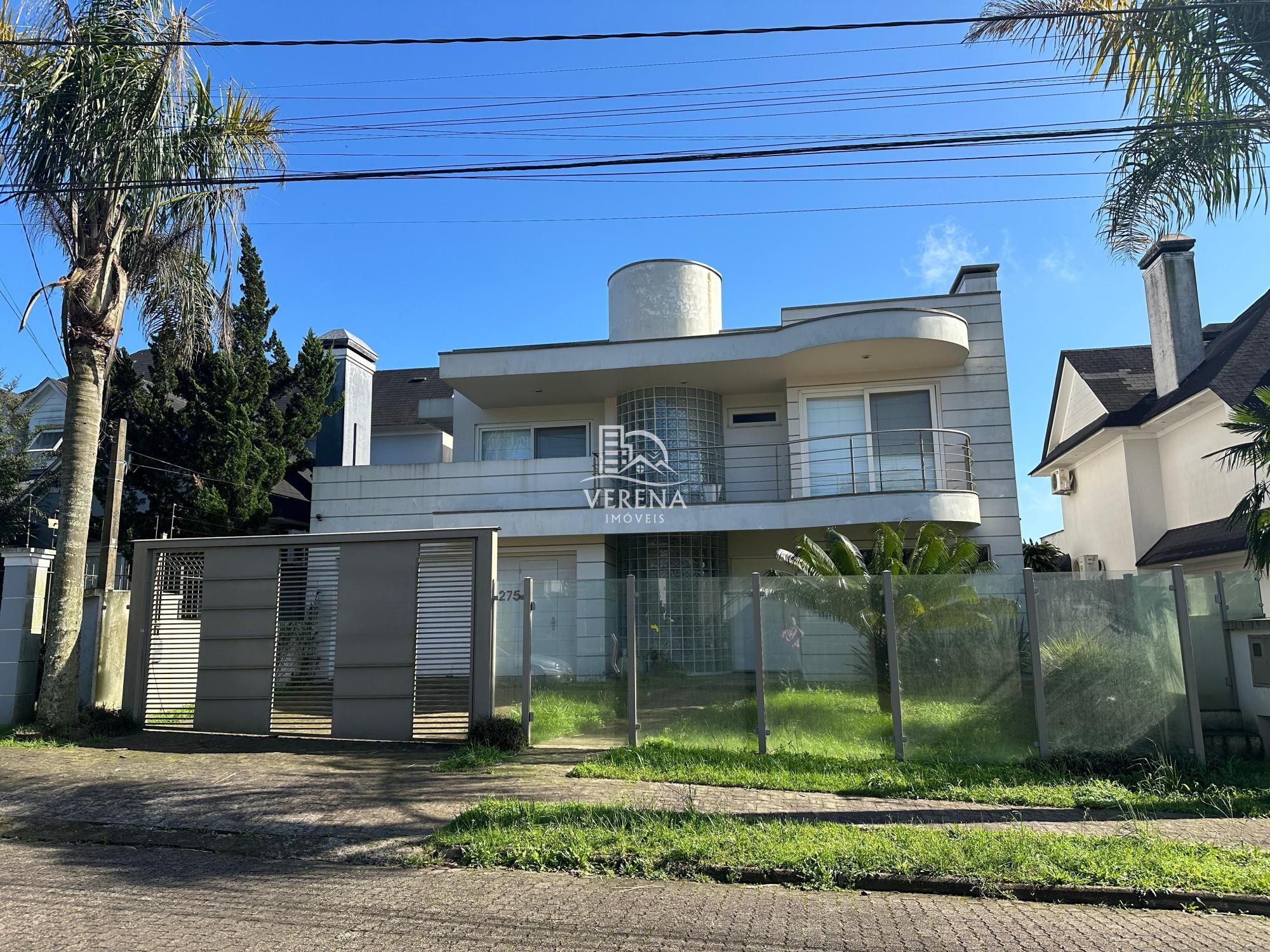 Casa à venda com 4 quartos, 201m² - Foto 1