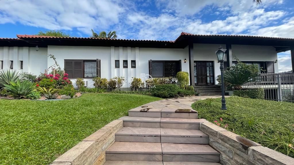 Casa à venda com 3 quartos, 465m² - Foto 2