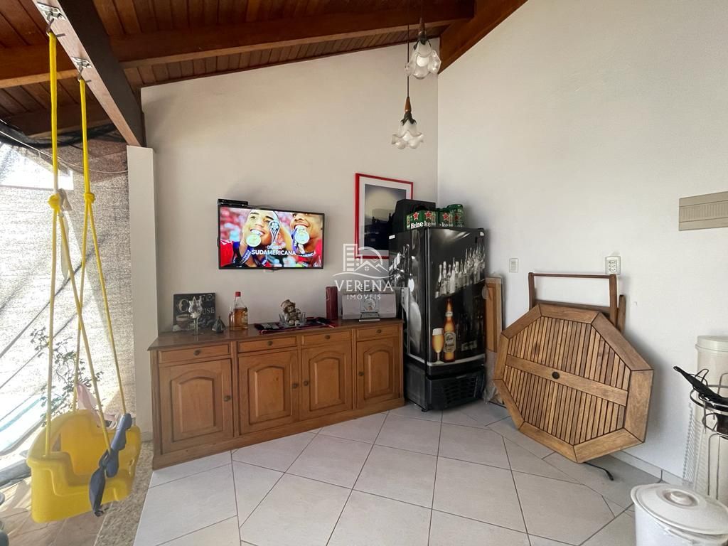 Casa à venda com 3 quartos, 211m² - Foto 27