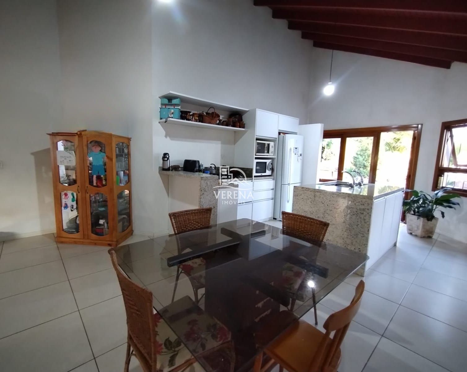 Casa à venda com 3 quartos, 200m² - Foto 8