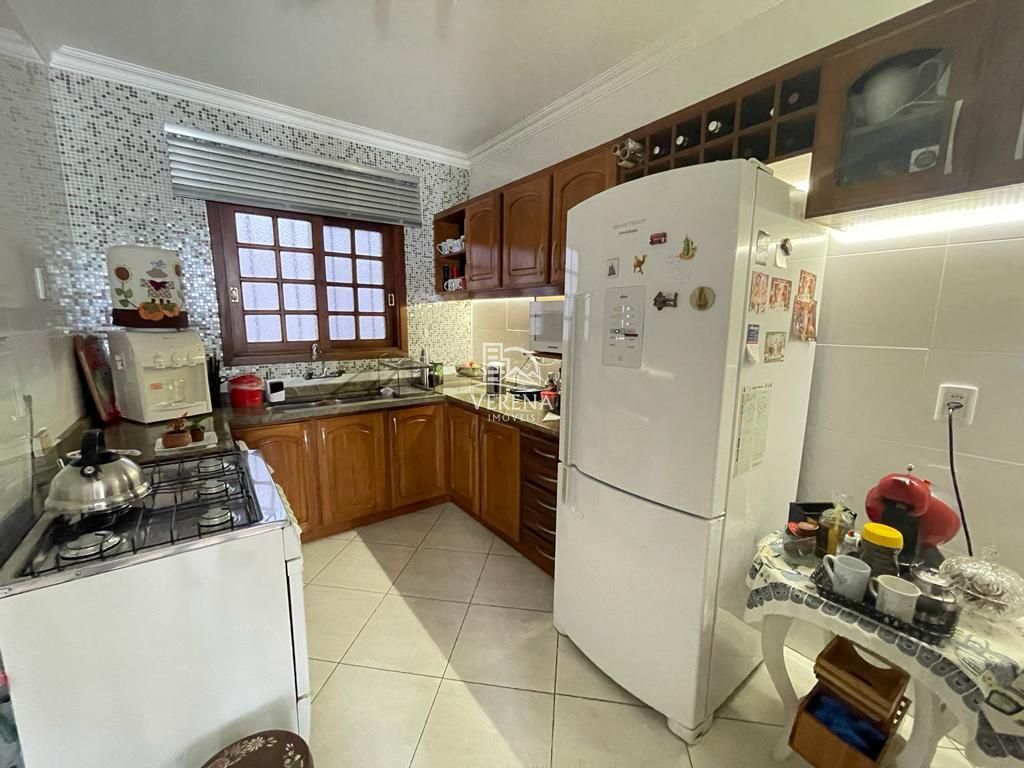 Casa à venda com 3 quartos, 211m² - Foto 13