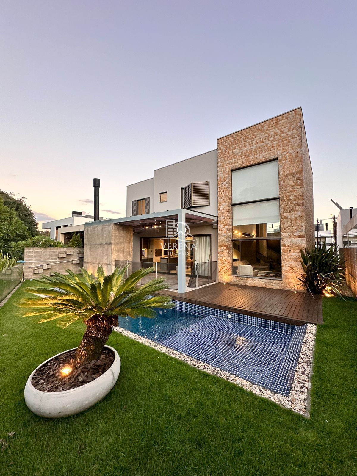 Casa, 3 quartos, 242 m² - Foto 2