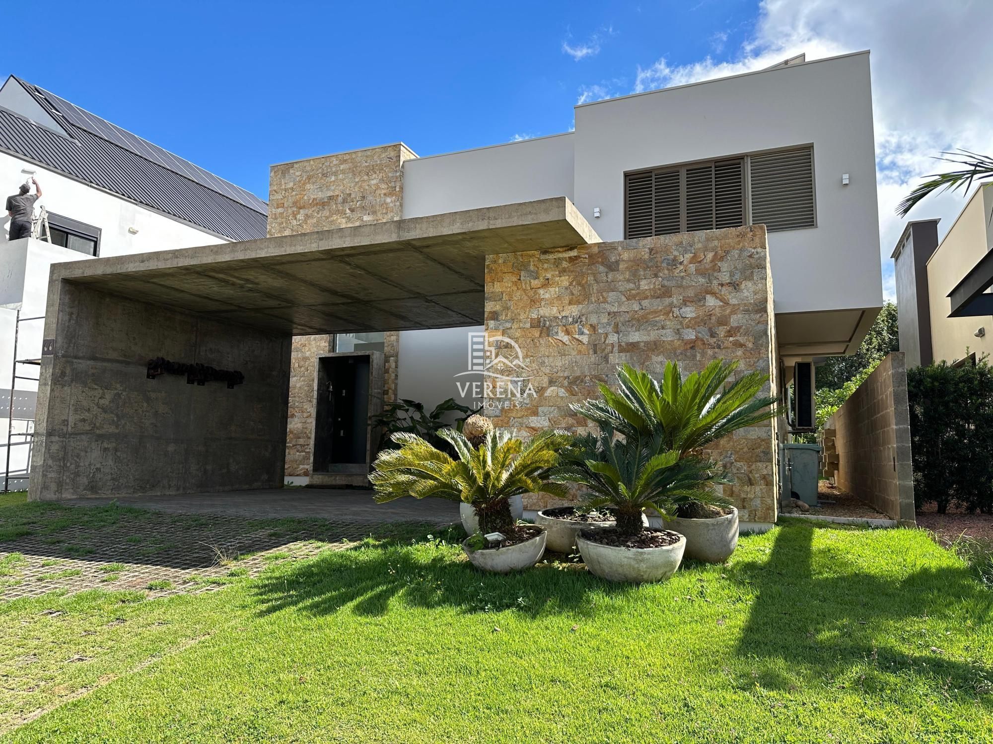 Casa, 3 quartos, 242 m² - Foto 1