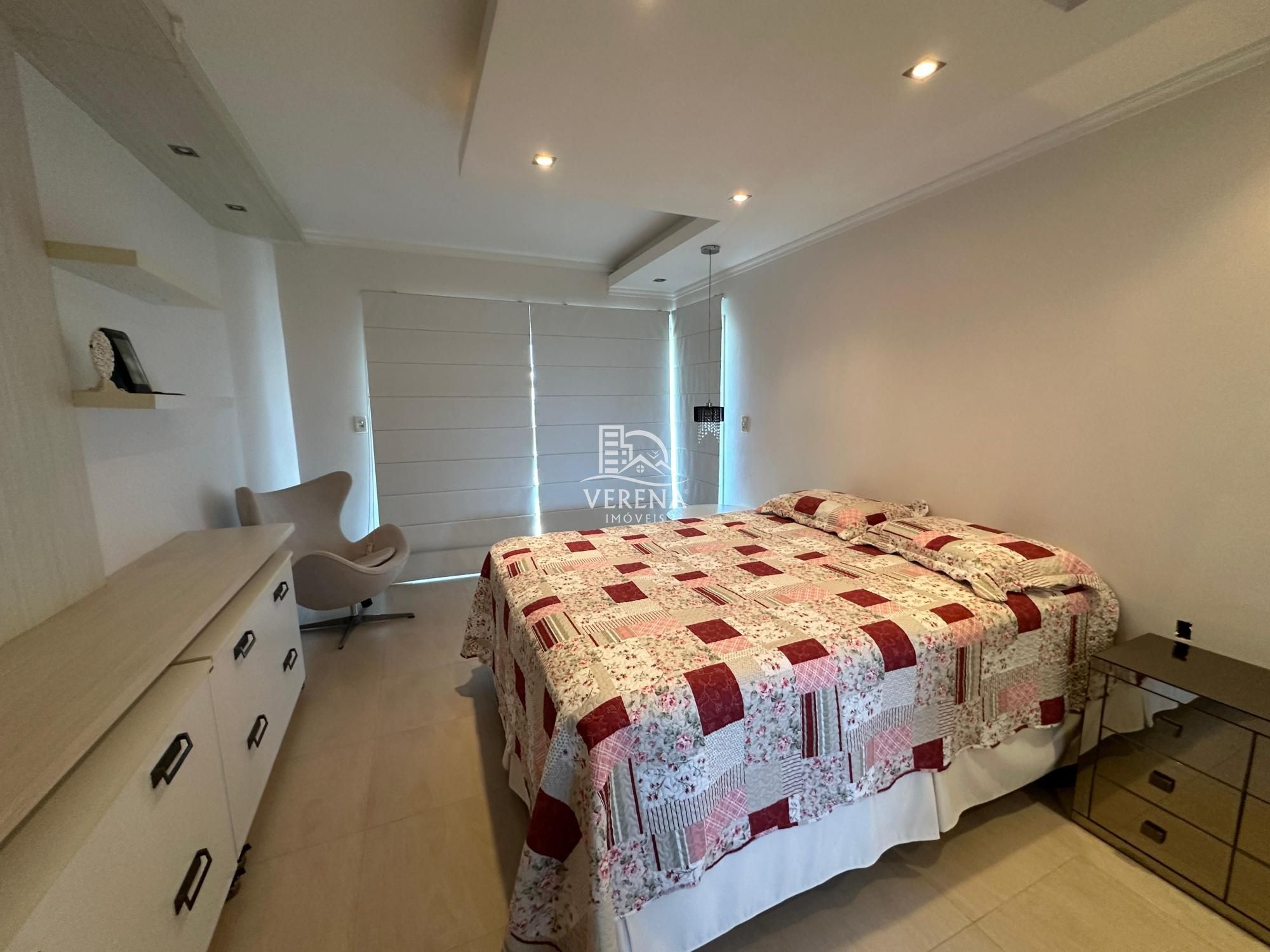 Casa à venda com 4 quartos, 201m² - Foto 18