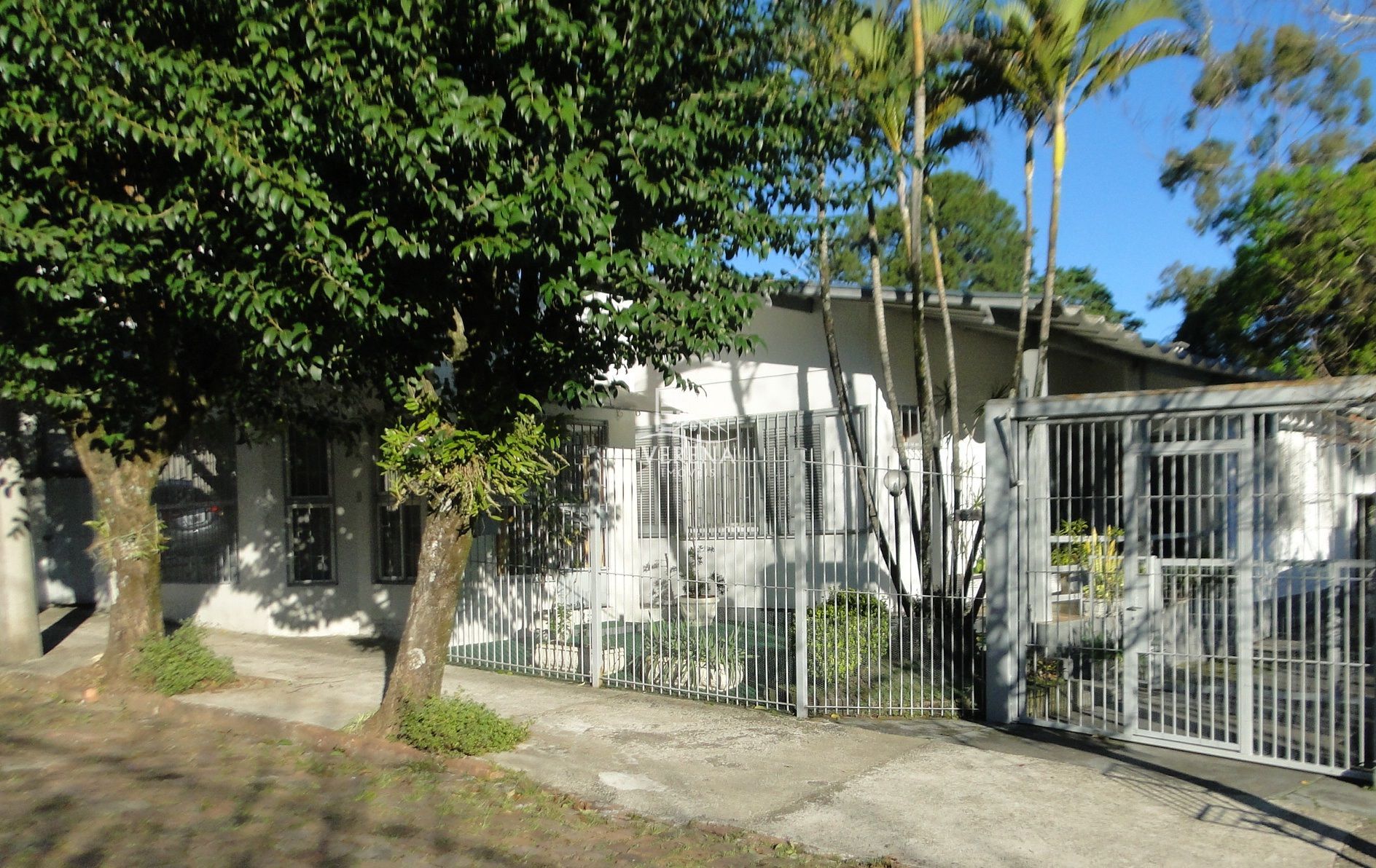 Casa, 4 quartos, 185 m² - Foto 1