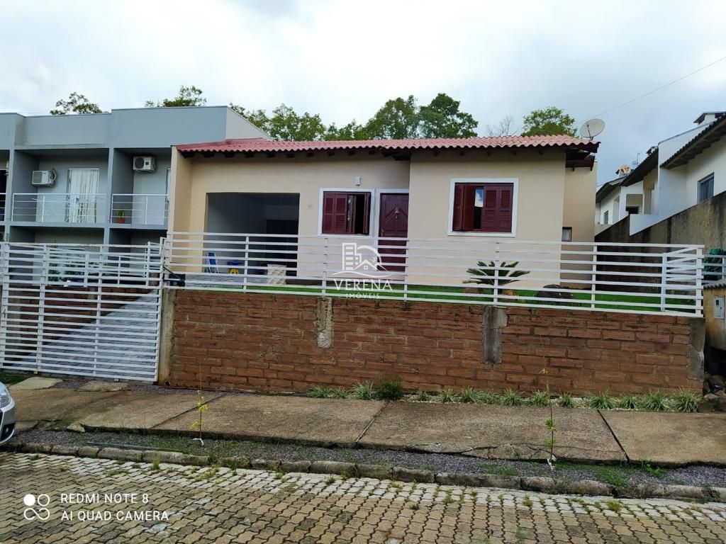 Casa à venda com 3 quartos, 140m² - Foto 1