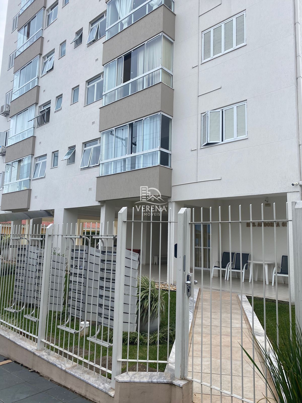 Apartamento à venda com 2 quartos, 62m² - Foto 3