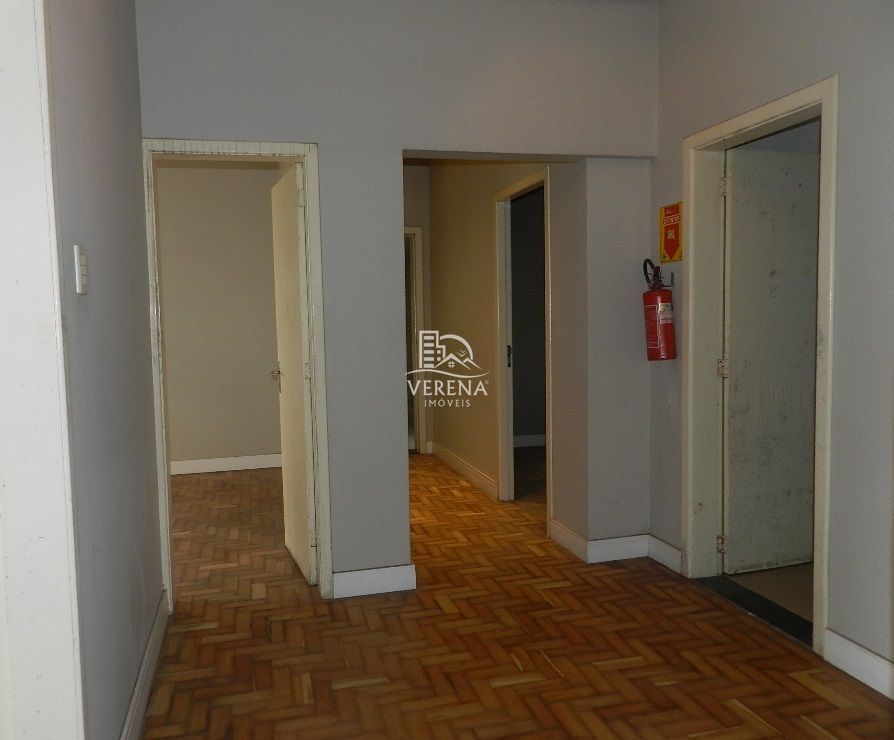 Casa à venda com 3 quartos, 280m² - Foto 3