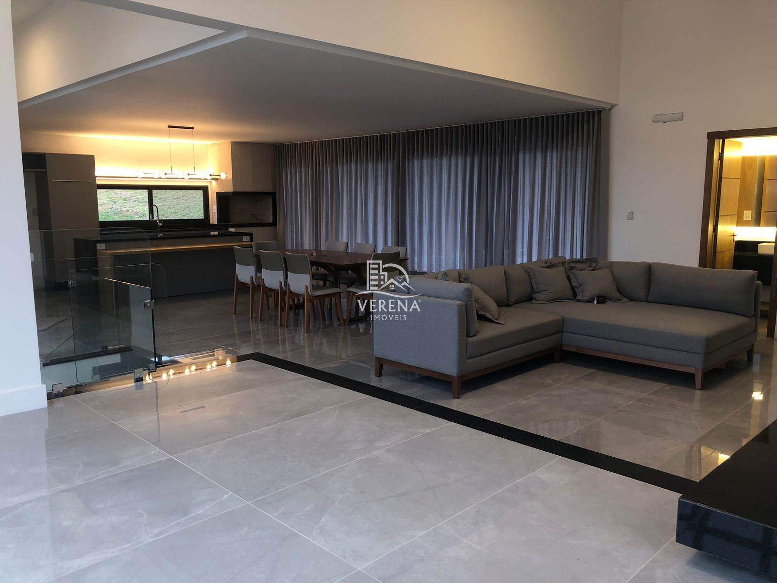 Casa à venda com 3 quartos, 257m² - Foto 3