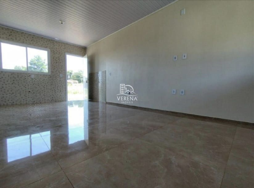 Casa à venda com 2 quartos, 56m² - Foto 3