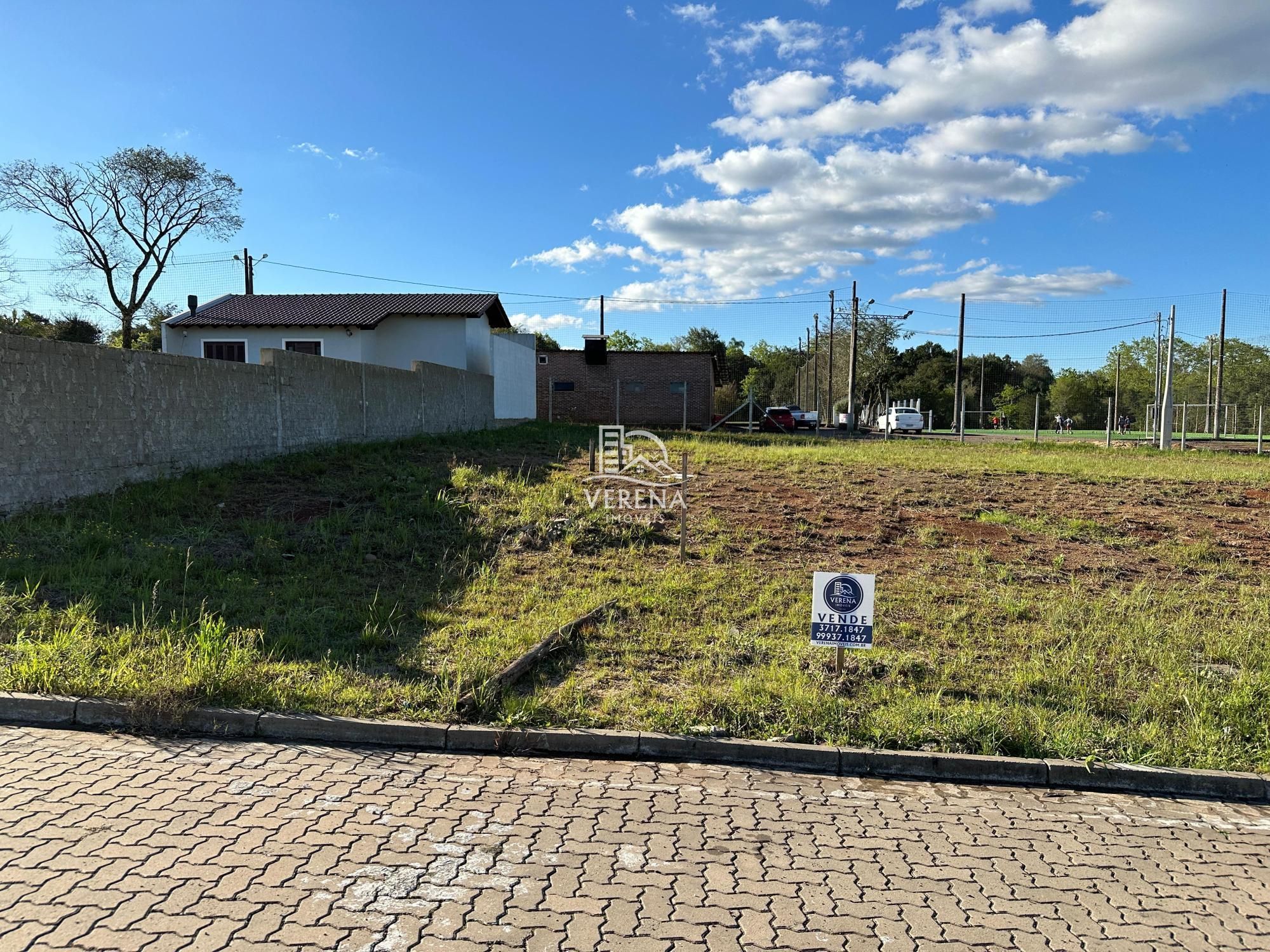 Terreno à venda, 421m² - Foto 1