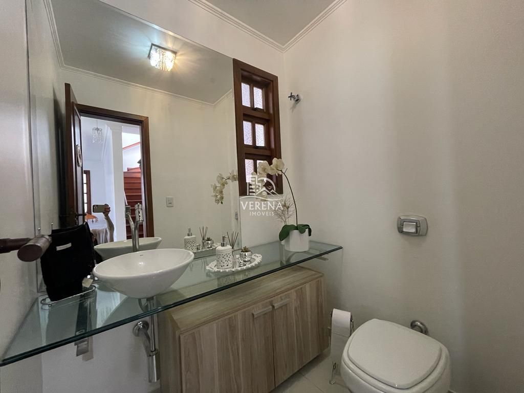 Casa à venda com 3 quartos, 211m² - Foto 15