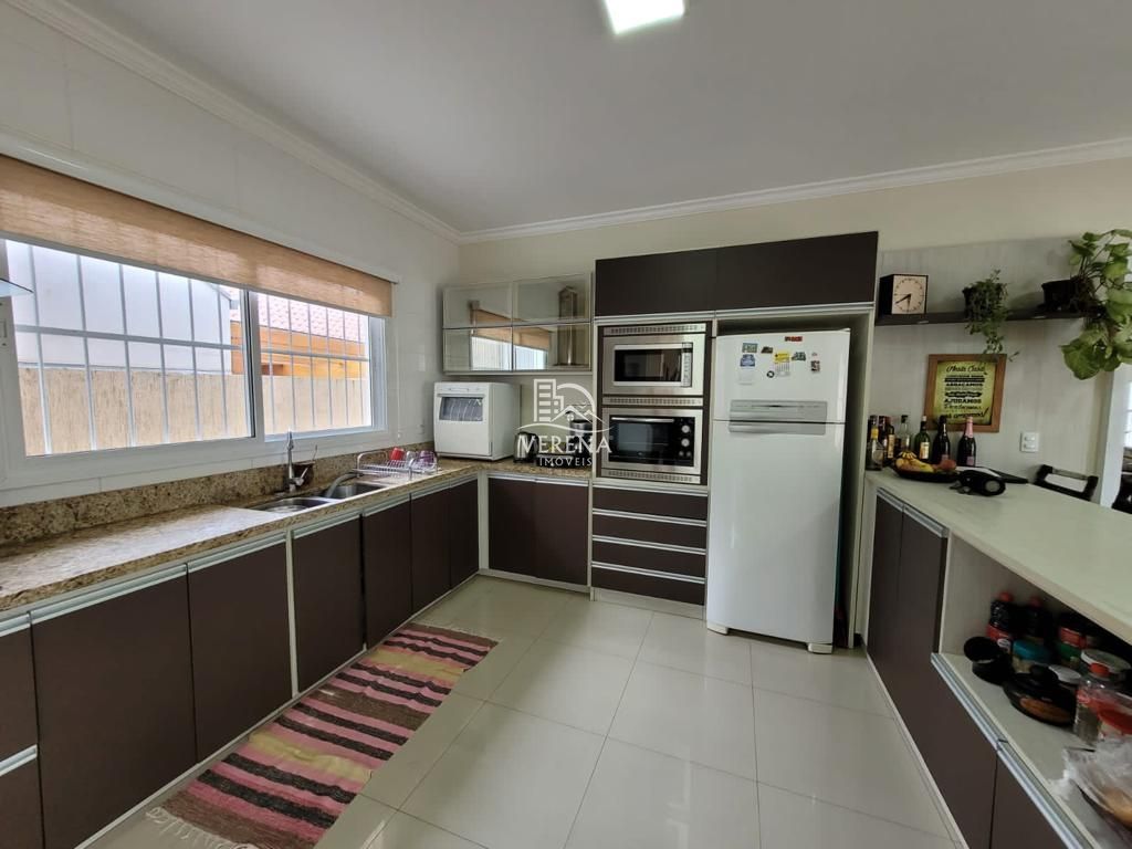 Casa à venda com 3 quartos, 179m² - Foto 9