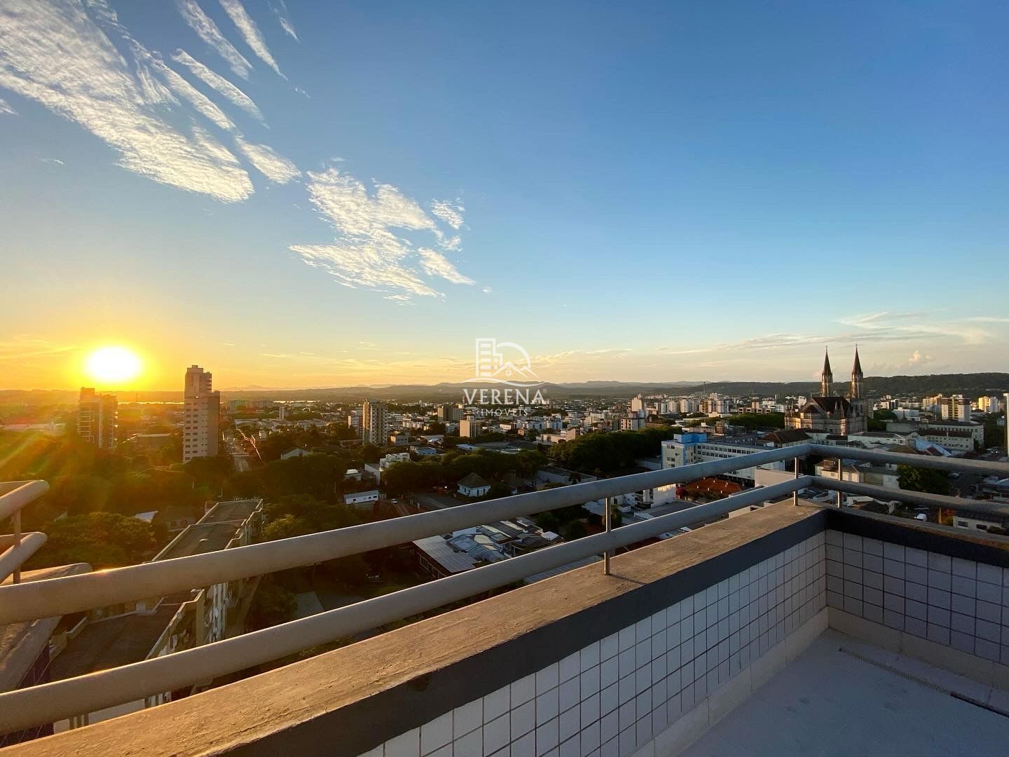 Cobertura, 3 quartos, 258 m² - Foto 2