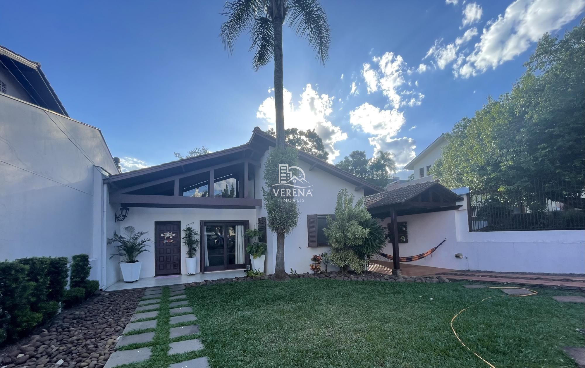 Casa, 4 quartos, 177 m² - Foto 1