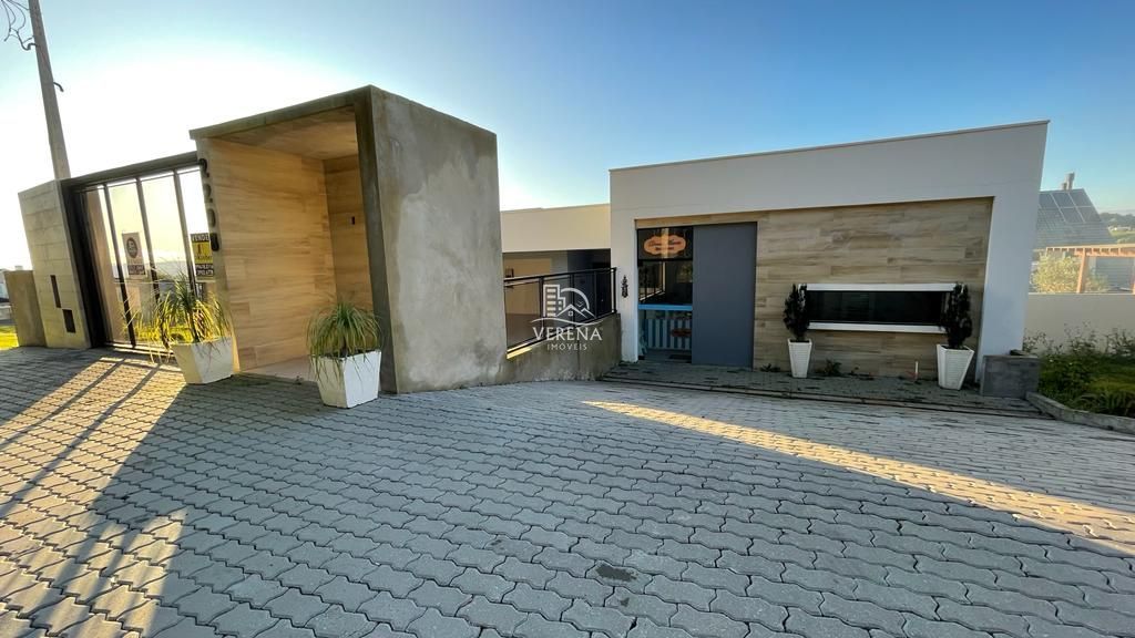 Casa à venda com 3 quartos, 227m² - Foto 2