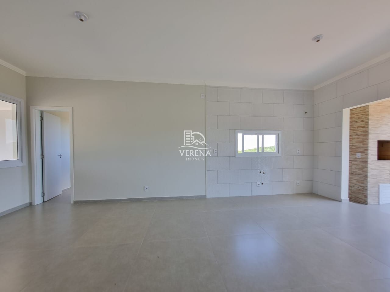 Casa à venda com 3 quartos, 121m² - Foto 4