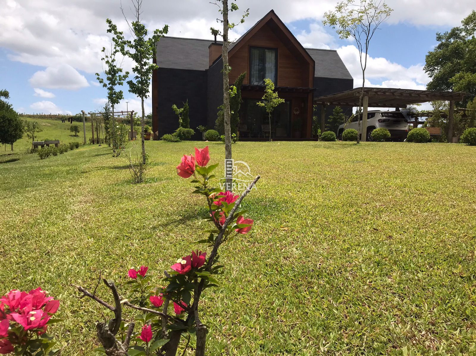 Fazenda à venda com 3 quartos, 250000000m² - Foto 1