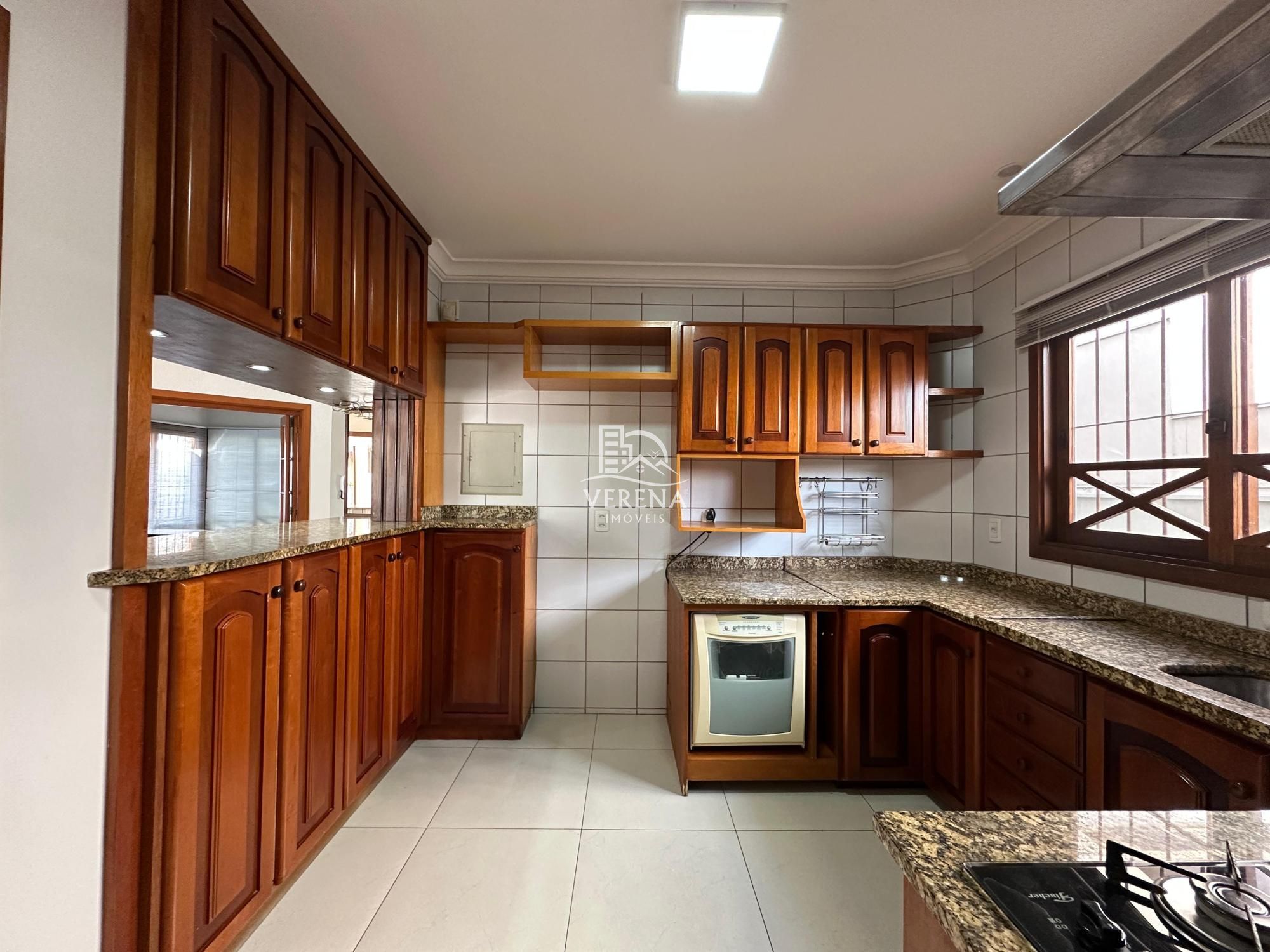 Casa à venda com 3 quartos, 250m² - Foto 8