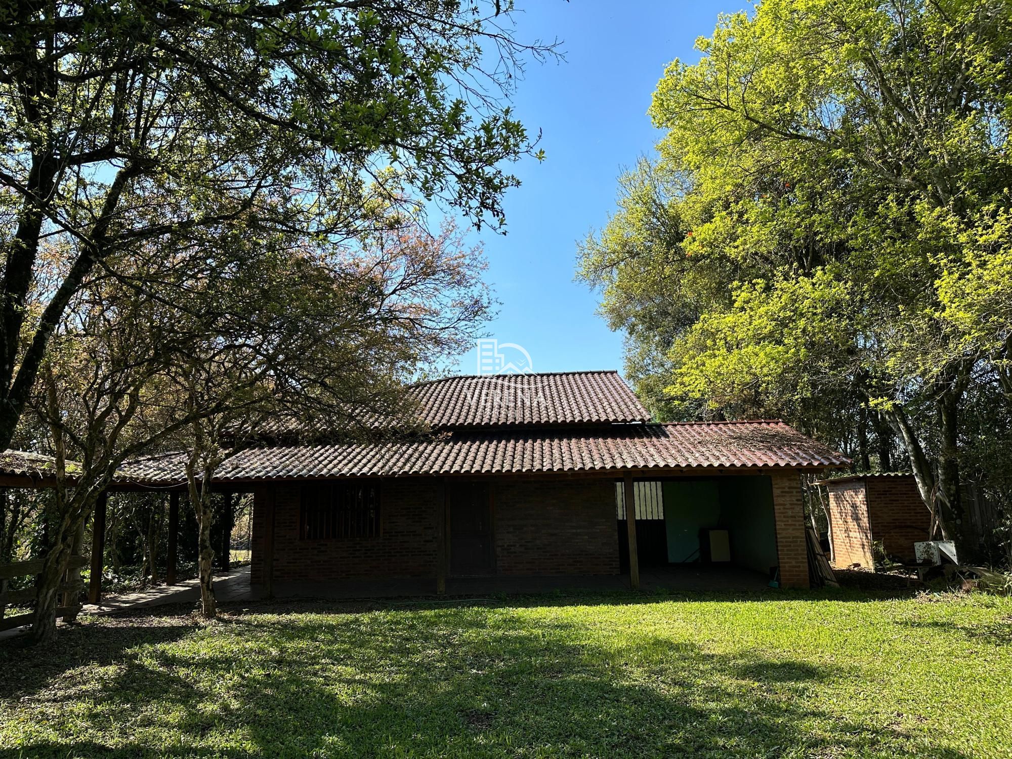 Chácara à venda com 2 quartos, 200000000m² - Foto 2