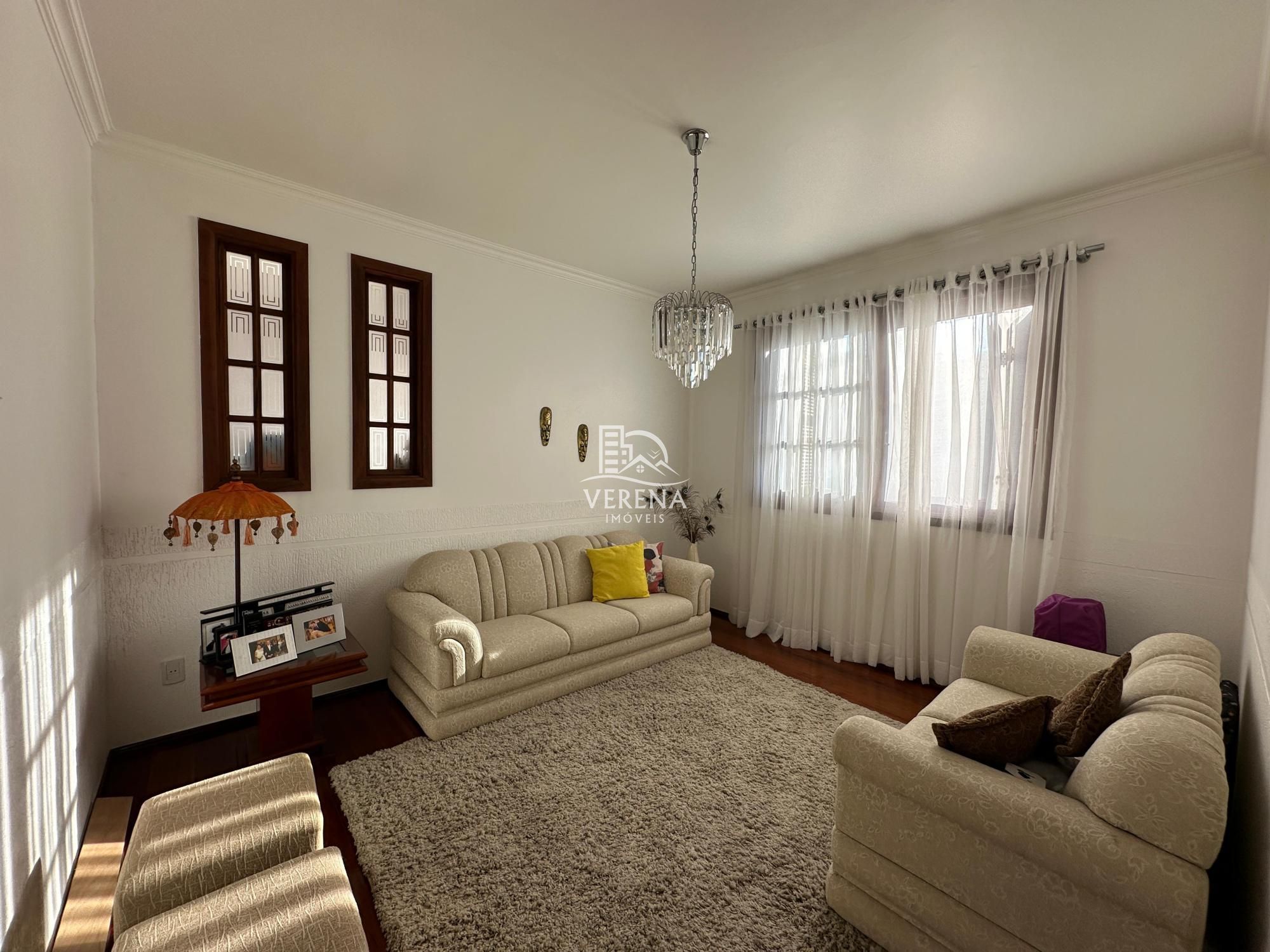 Casa à venda com 3 quartos, 211m² - Foto 4