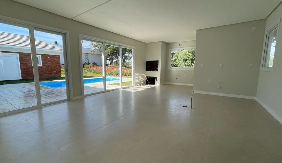 Casa à venda com 3 quartos, 242m² - Foto 8