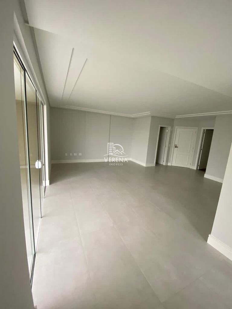 Apartamento à venda com 4 quartos, 147m² - Foto 4