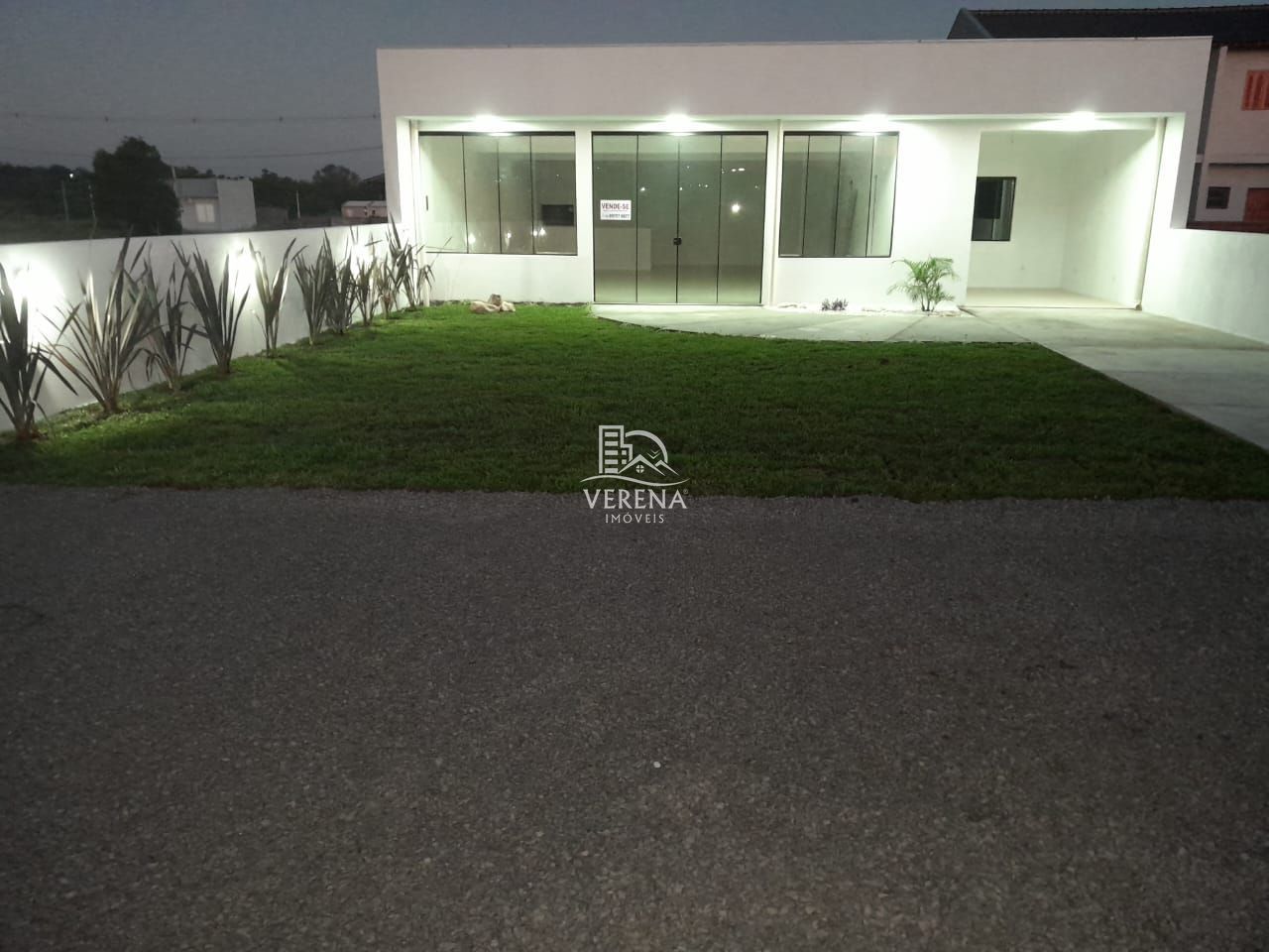 Casa à venda com 2 quartos, 144m² - Foto 1