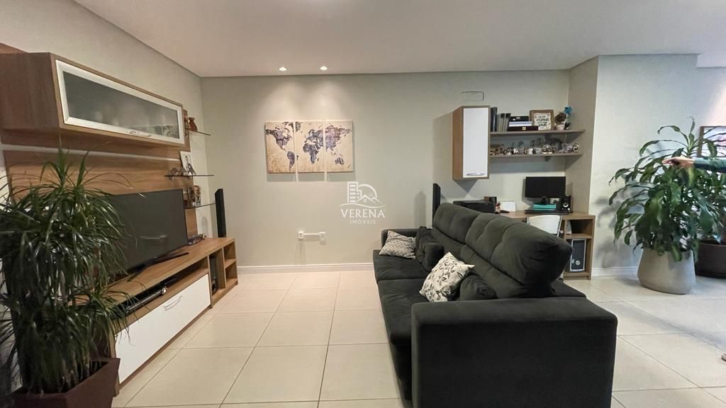 Apartamento à venda com 3 quartos, 224m² - Foto 2