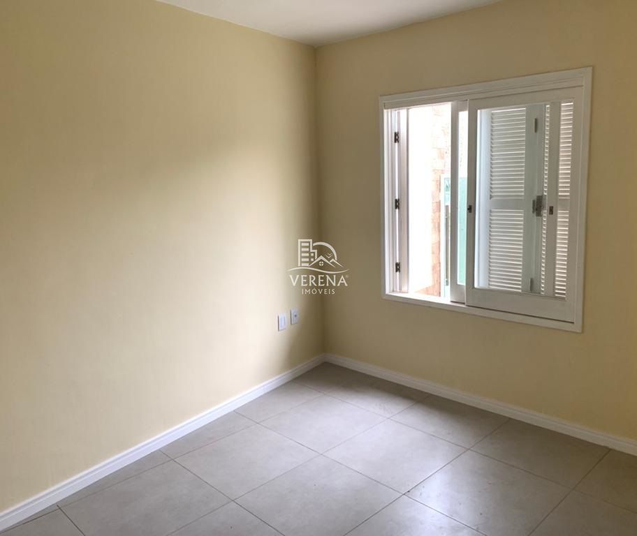 Casa à venda com 3 quartos, 209m² - Foto 4