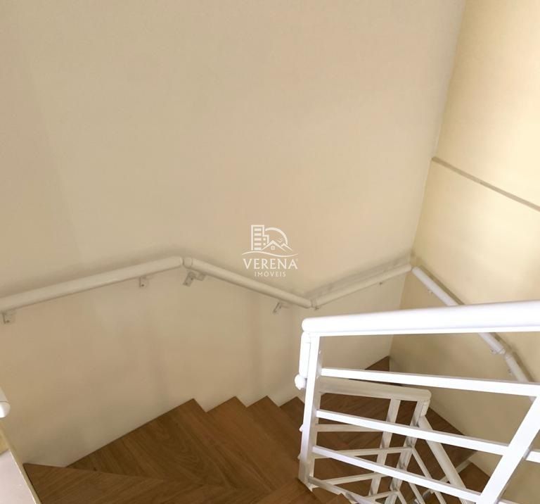 Casa à venda com 3 quartos, 209m² - Foto 7