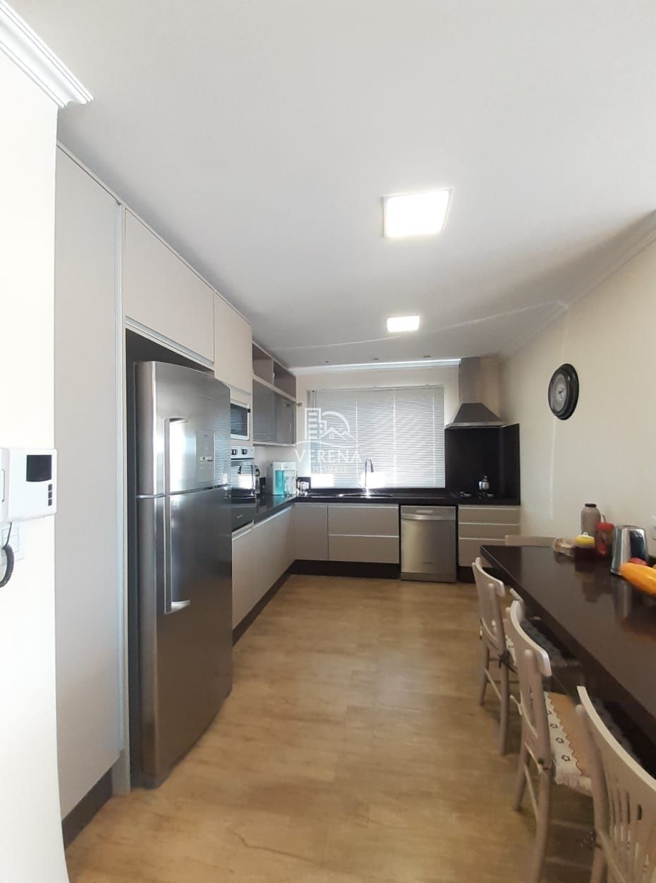 Casa à venda com 3 quartos, 309m² - Foto 6