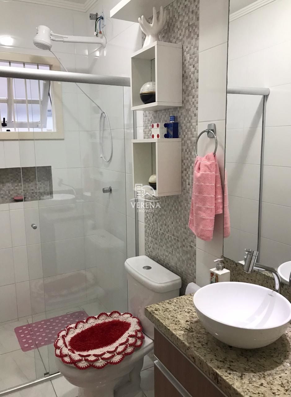 Casa à venda com 3 quartos, 219m² - Foto 11